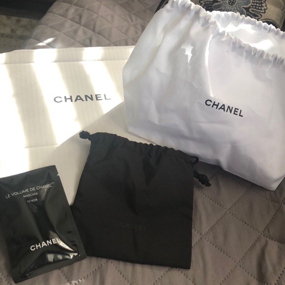 CHANEL Other - Chanel set